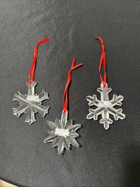 Marquise by Waterford Crystal Set of 3 Snowflakes with Red Ribbons